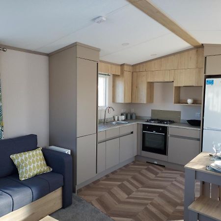 Hoburne Bashley Self-Catering Holiday Home New Milton Exterior photo